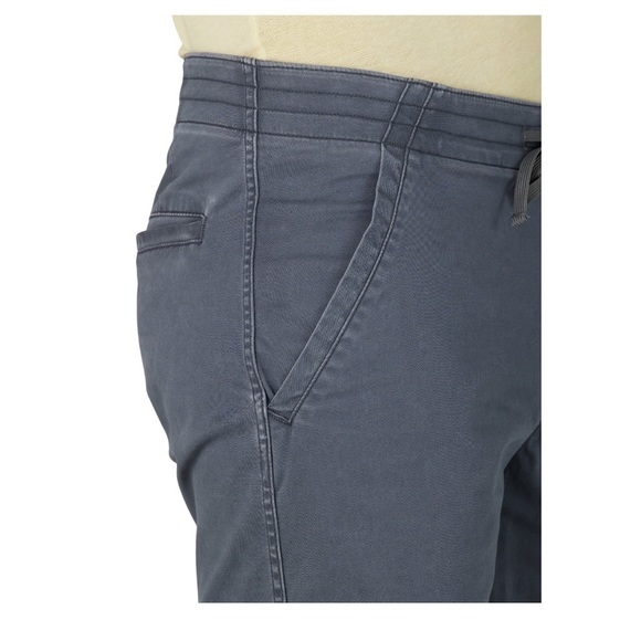 NWT-wrangler-XXL-pewter(gray)-ultra flex, flat front, straight fit shorts - Picture 4 of 15